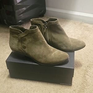 Sam Edelman Olive suede bootie